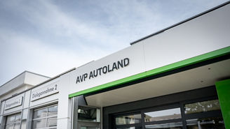 This links opens dealer website in a new tab/window